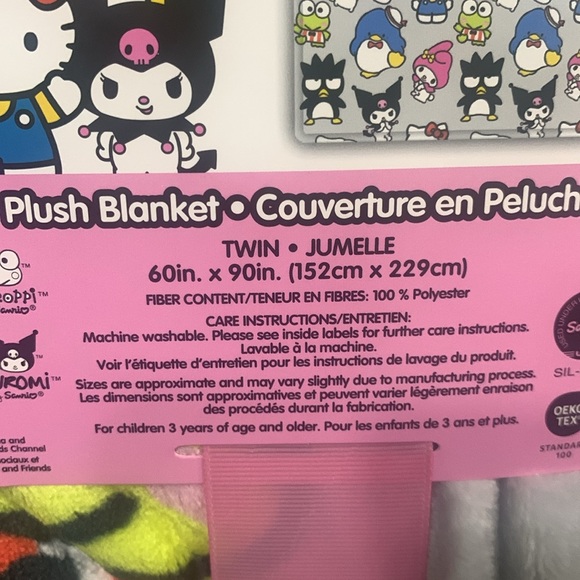 New Hello Kitty & Friends 60" x 90" Twin Gray Super Soft Plush Blanket With Bow - Picture 3 of 8